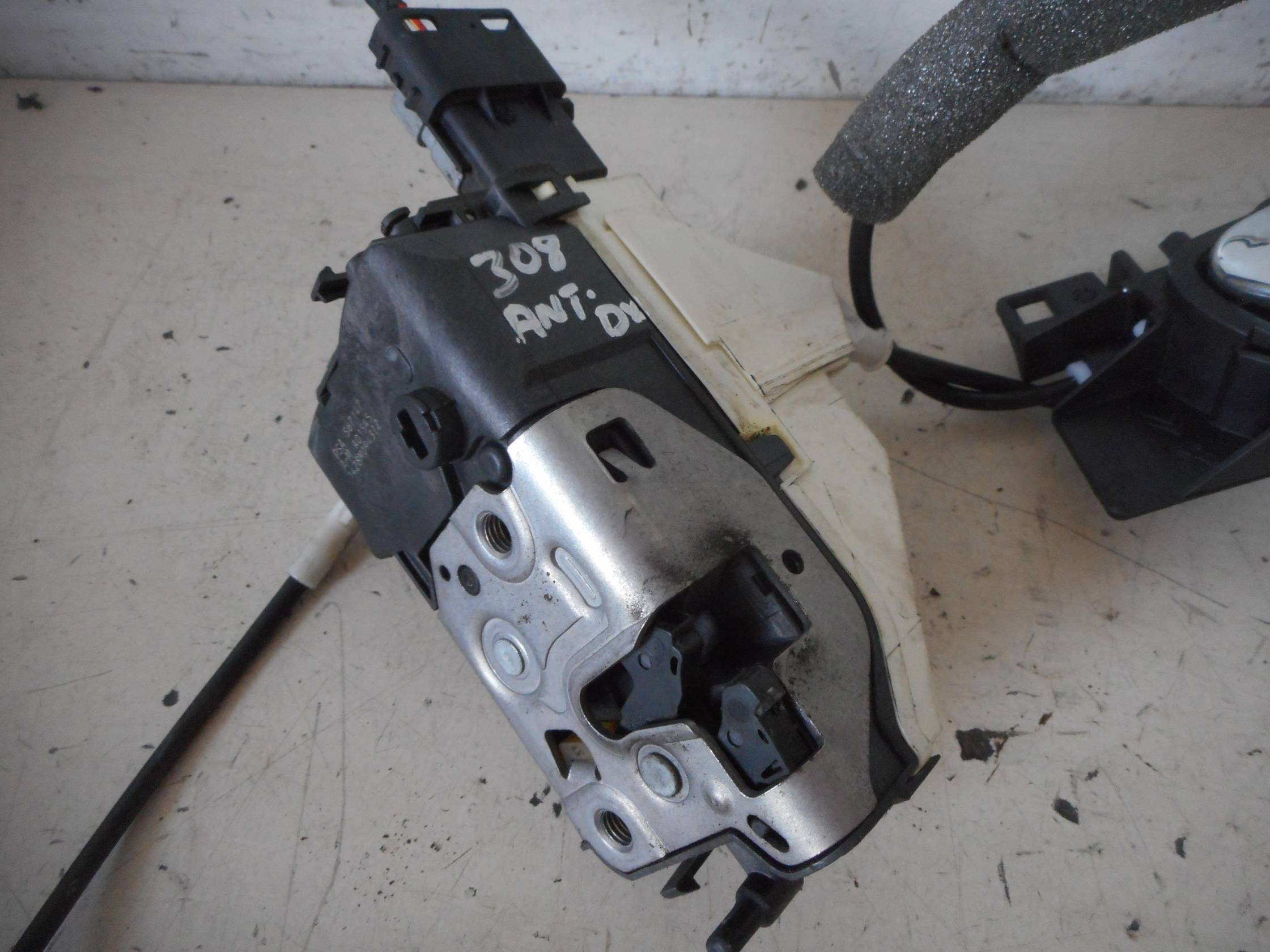 Serratura porta ant. dx.